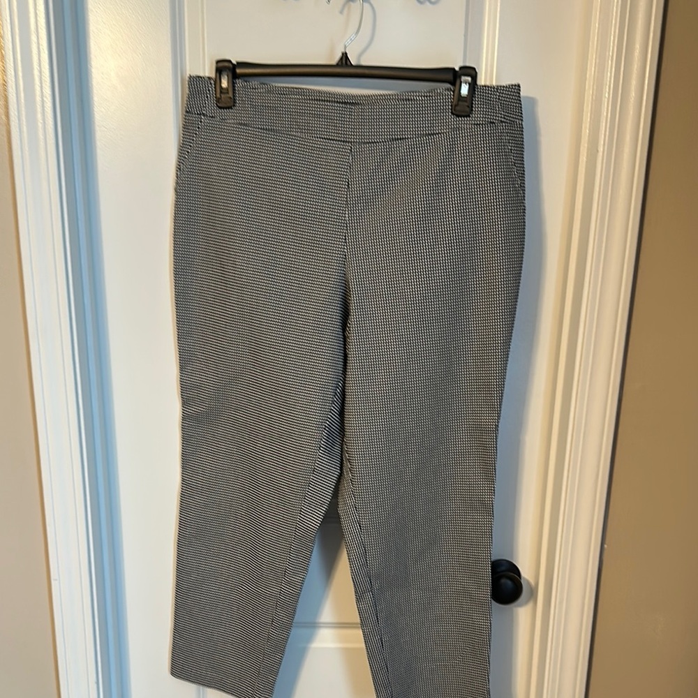 Jones New York Black and White Cropped Pants